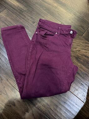 a.n.a Women's Plum Skinny Jeans